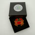 Broche Cancer crabe fait main dans son écrin – cadeau anniversaire astrologie bijou brodé – Tawus
