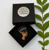 Broche Néfertiti fait main dans son écrin – cadeau original bijou reine Égypte antique broderie artisanale – Tawus