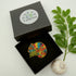 Broche caméléon fait main dans son écrin – cadeau original bijou animal broderie artisanale – Tawus