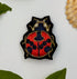 Broche coccinelle brodée main – bijou artisanal coccinelle porte-bonheur nature printemps perles et fils rouges noirs – Tawus
