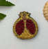 Broche grenade brodée main – bijou artisanal fruit grenade perles et fils rouges rubis cadeau original – Tawus