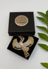 Broche grue fait main dans son écrin – cadeau original bijou grue oiseau Japon élégance longévité broderie artisanale – Tawus
