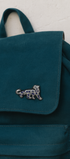Broche guépard argenté brodée à la main portée – accessoire mode félin luxe argenté artisanal unique – Tawus