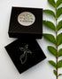 Broche hermine fait main dans son écrin – cadeau original bijou hermine Bretagne broderie artisanale symbole breton – Tawus