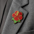 Broche hibiscus brodée à la main portée – accessoire mode floral tropical artisanal – Tawus