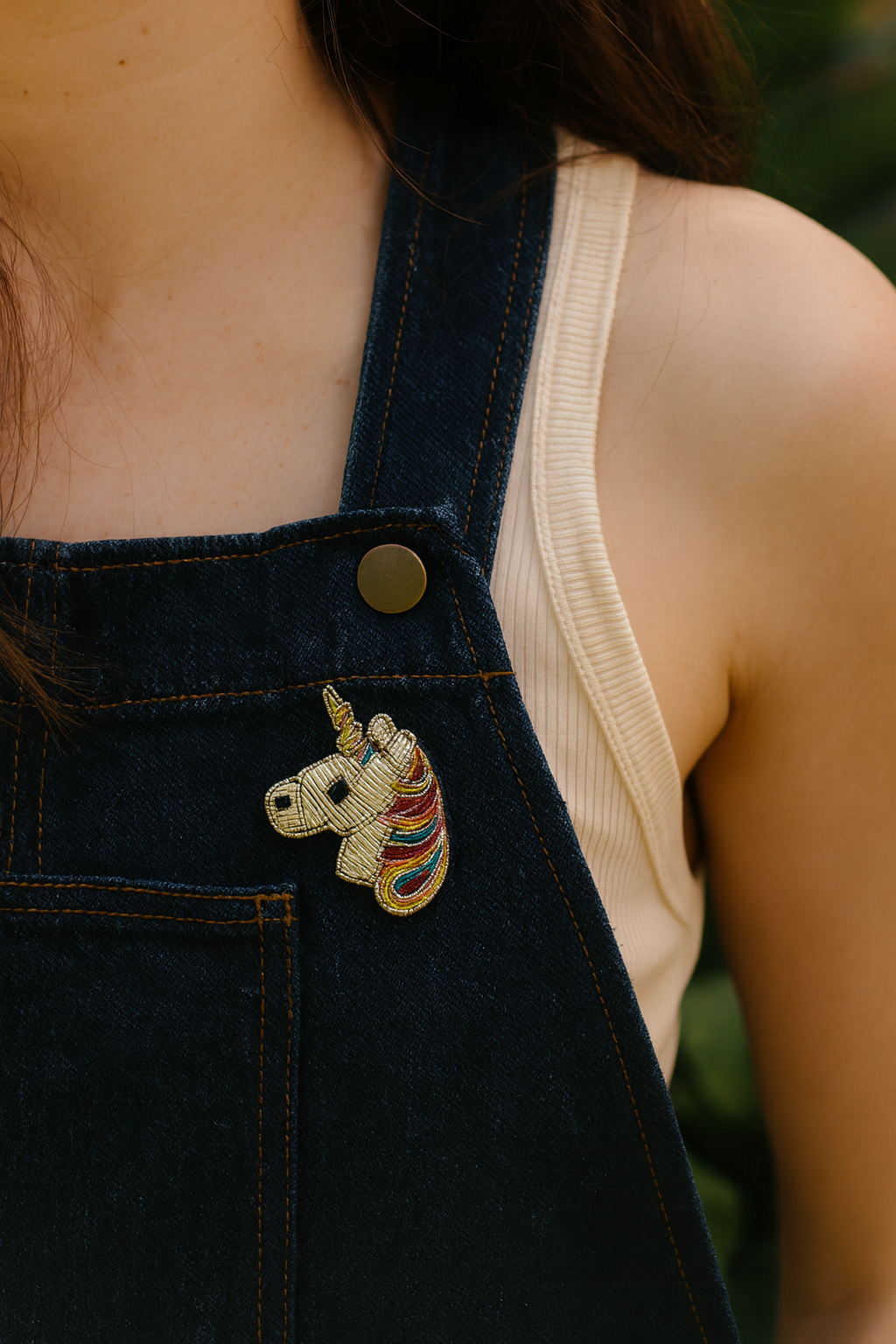 Broche licorne brodée à la main portée – accessoire mode féérique magique artisanal unique – Tawus