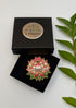 Broche lotus fait main dans son écrin – cadeau original bijou fleur lotus spiritualité éveil bouddhisme broderie artisanale – Tawus
