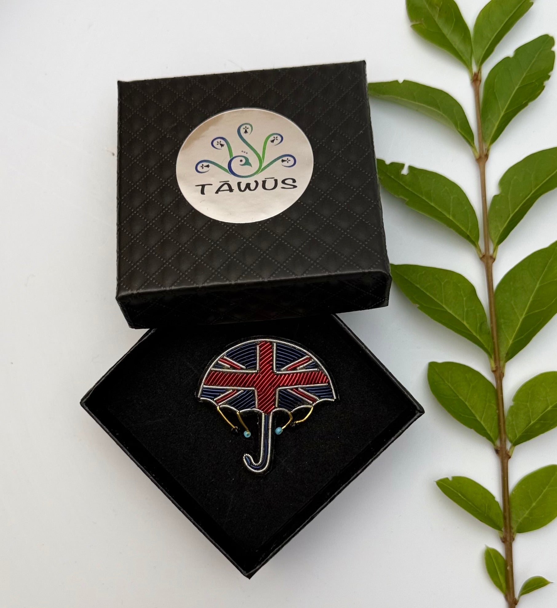 Broche parapluie So British fait main dans son écrin – cadeau original bijou Angleterre broderie artisanale – Tawus