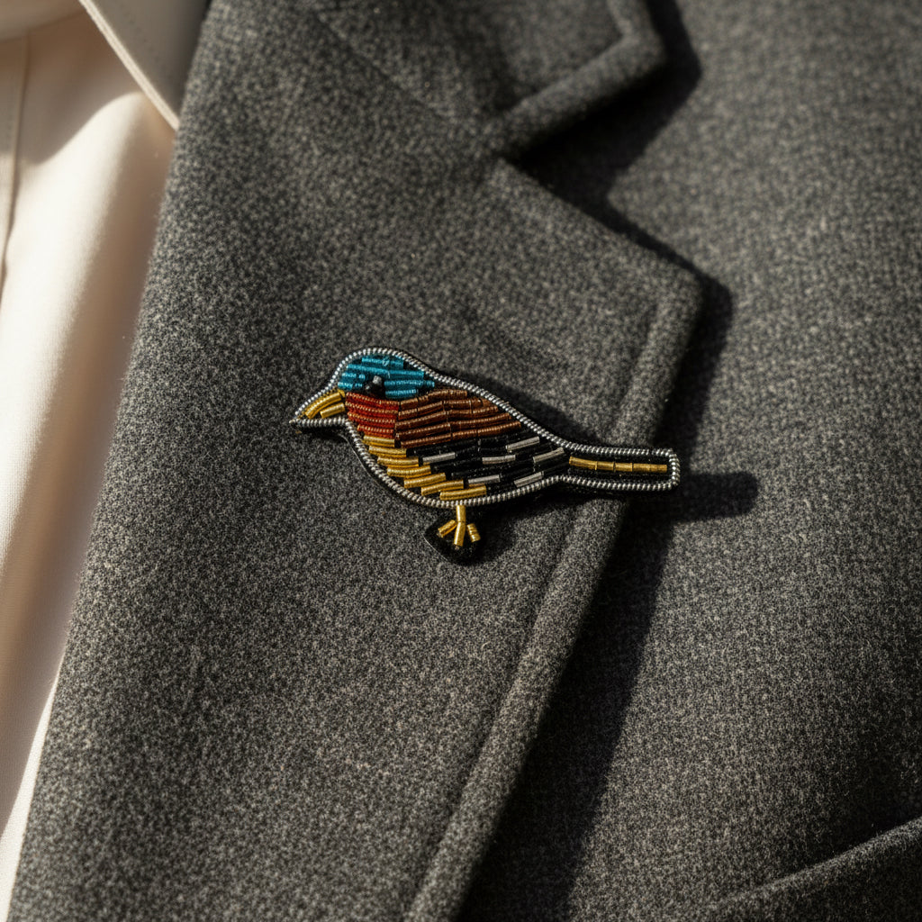 Broche pinson brodée à la main portée – accessoire mode oiseau nature artisanal unique – Tawus