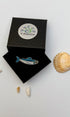 Broche sardine fait main dans son écrin – cadeau original bijou sardine mer broderie artisanale poisson – Tawus