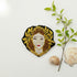 Broche signe astrologique Vierge brodée main – bijou artisanal perles et fils métalliques – Tawus
