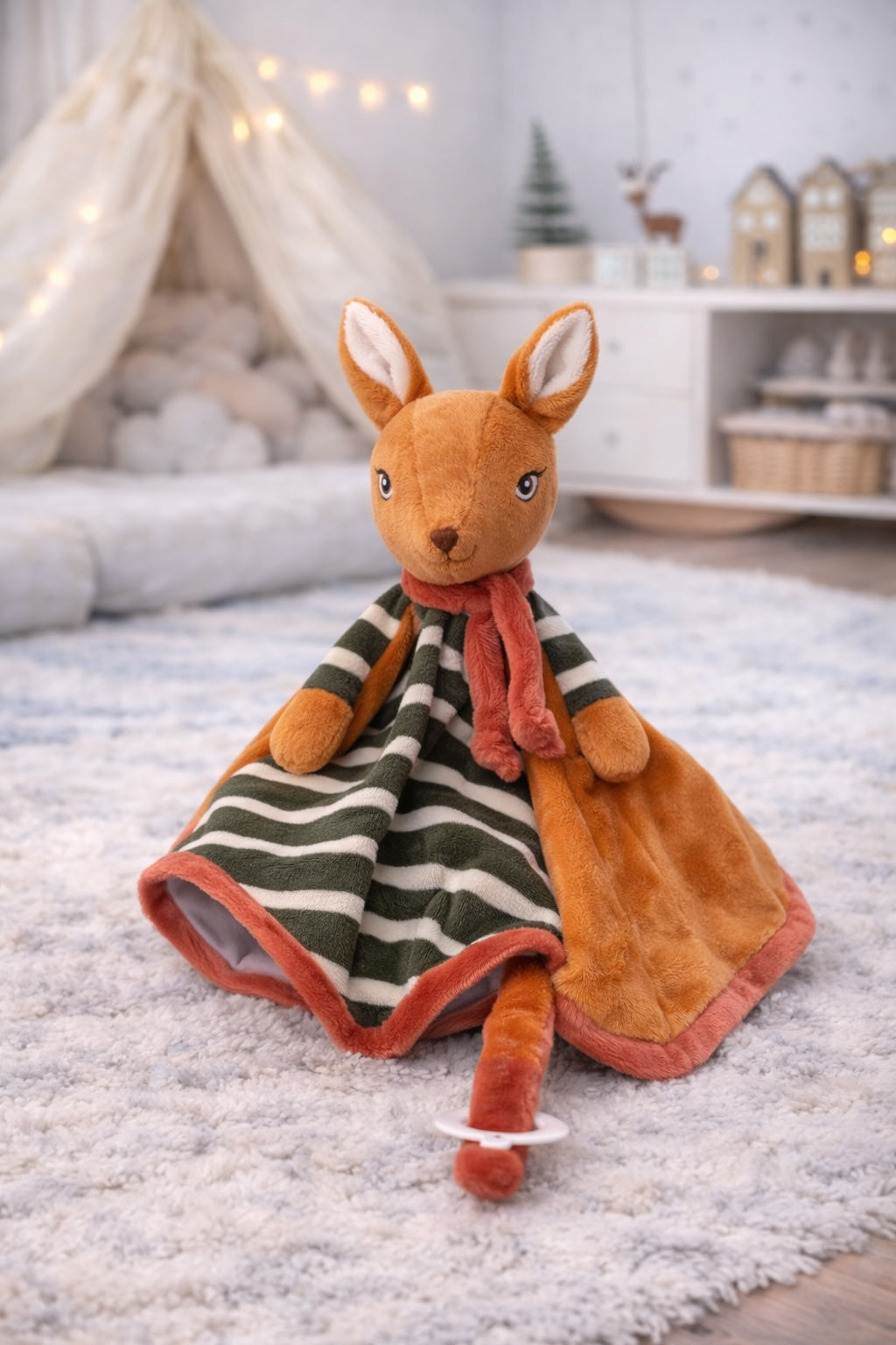 Doudou plat faon Harald Baby Rug Bukowski Design en situation – doudou bébé faon cerf cadeau naissance garçon – Tawus