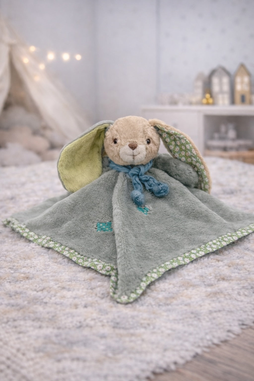 Doudou plat lapin Benji Baby Rug Bukowski Design – doudou bébé lapin garçon cadeau naissance original – Tawus