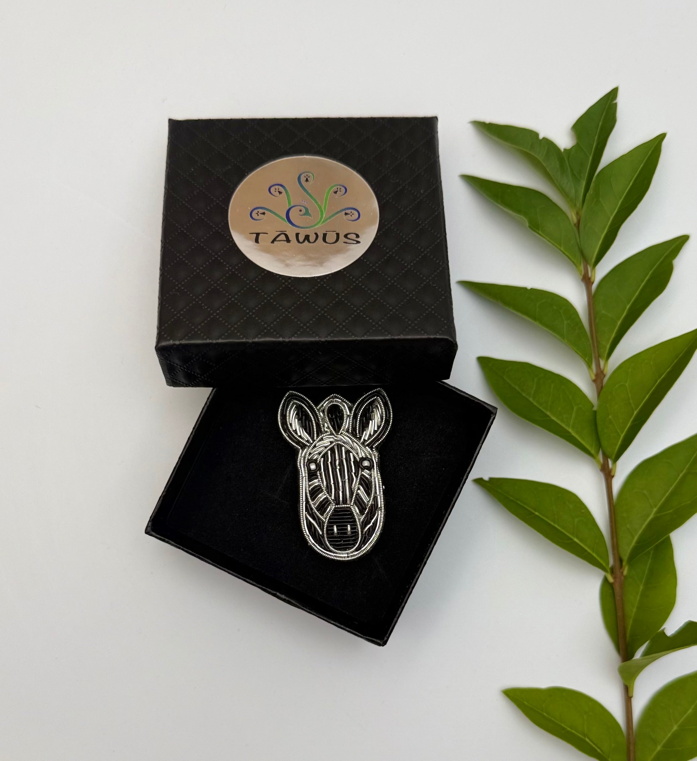 Broche Zèbre brodée à la main