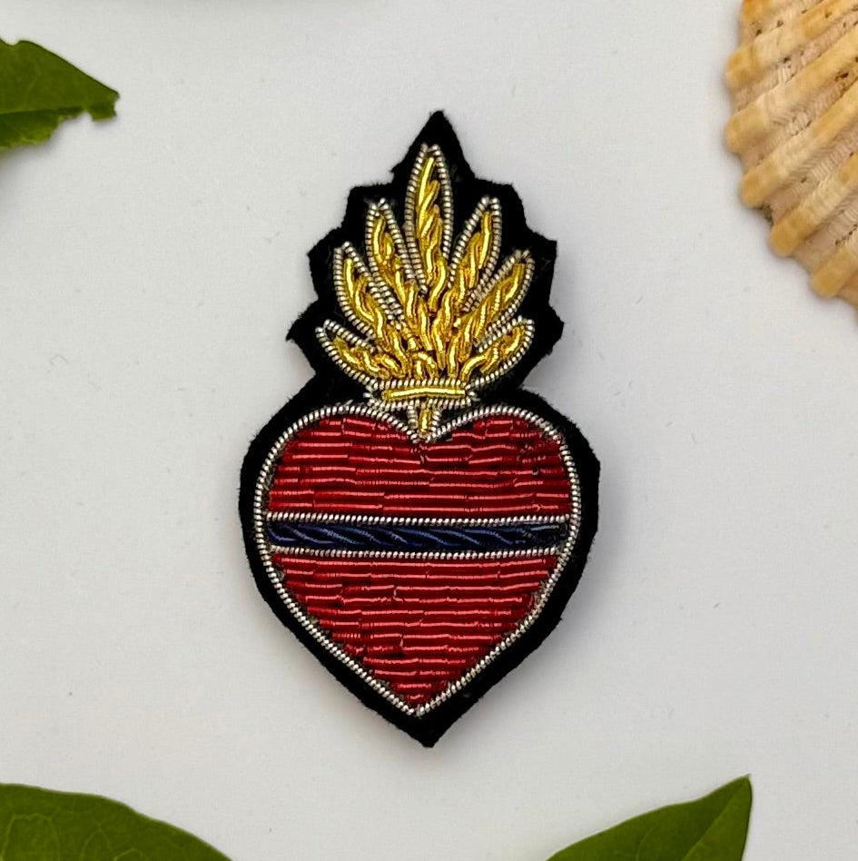 Broche Coeur Ex Voto Flamme brodée à la main