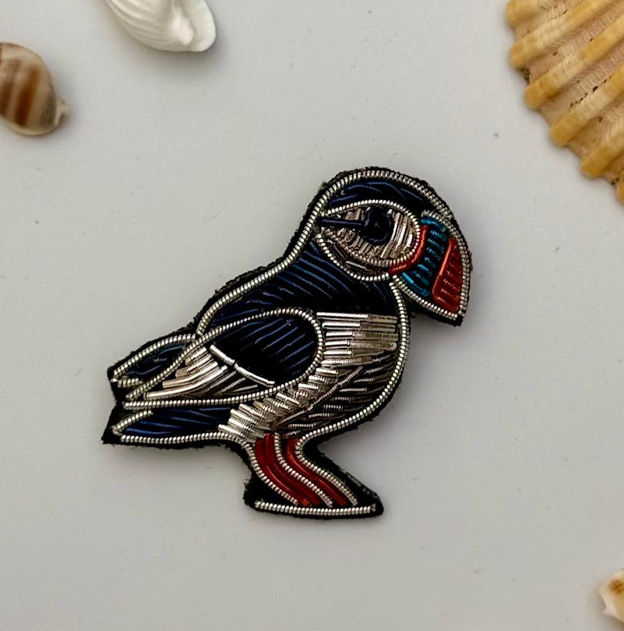Broche Macareux brodée à la main