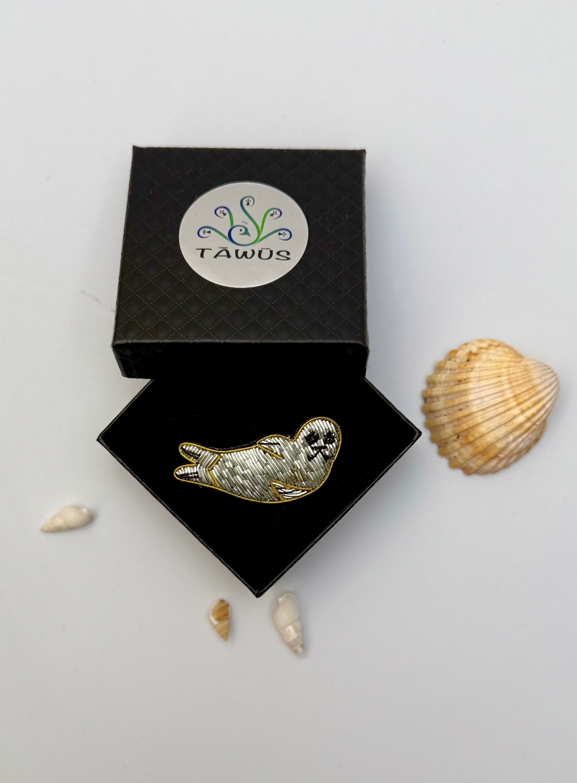 Broche Phoque brodée à la main