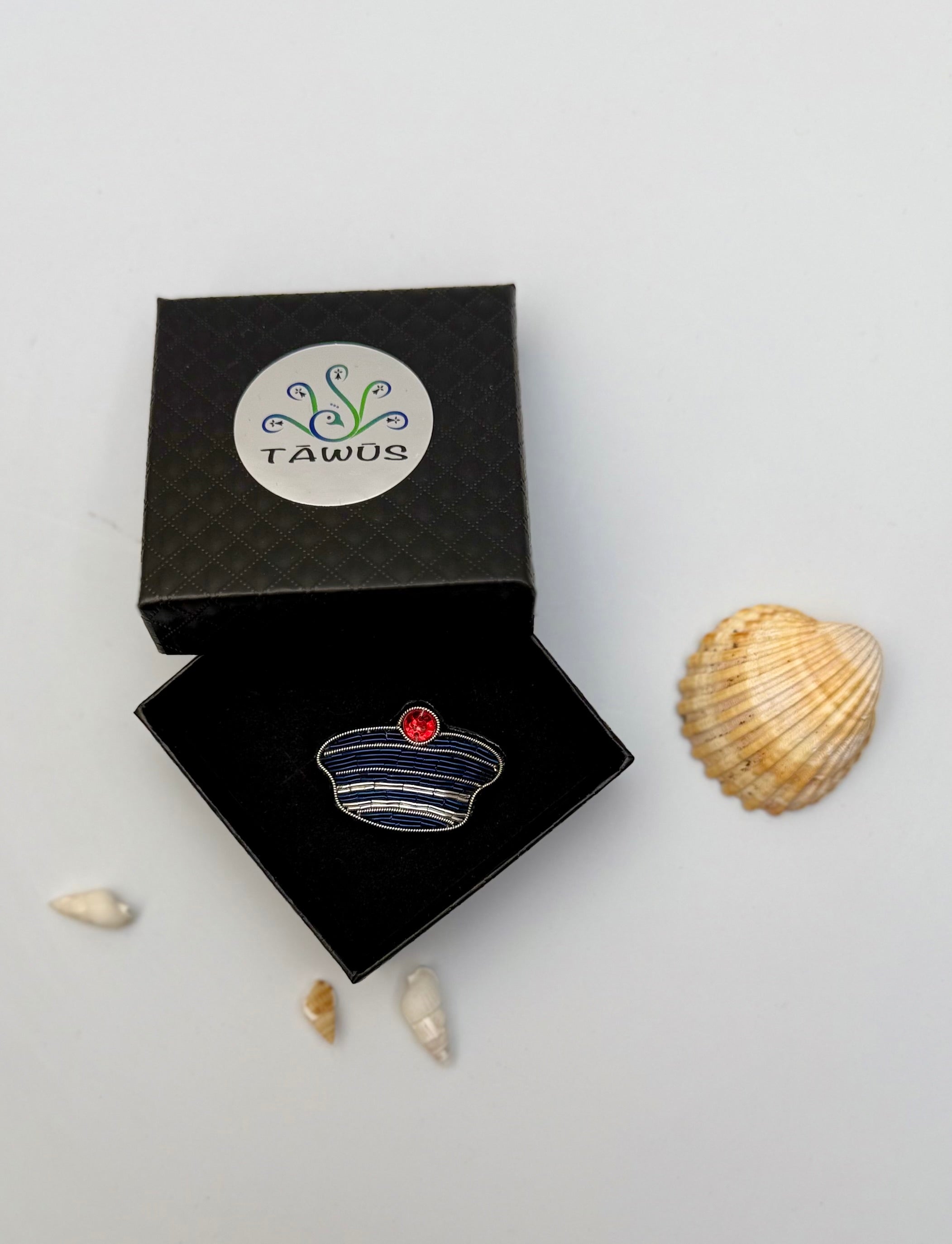 Broche Béret Marin brodée à la main