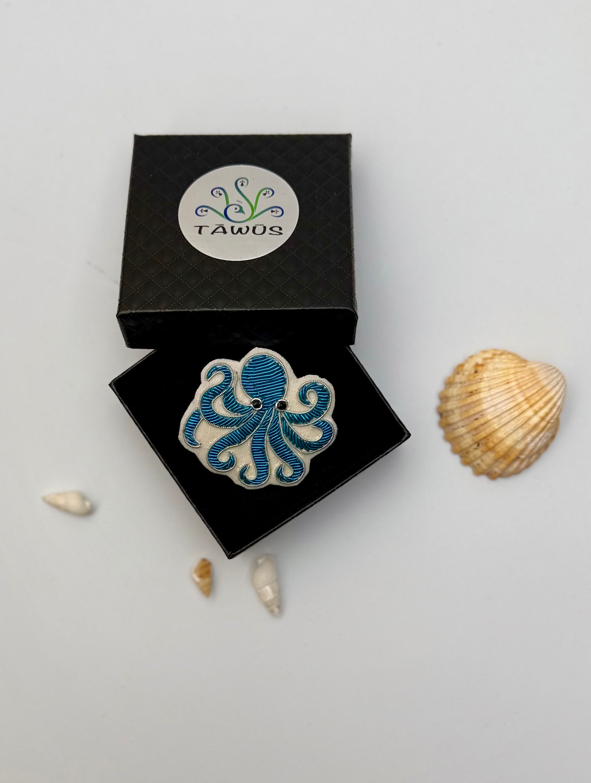 Broche Poulpe brodée à la main