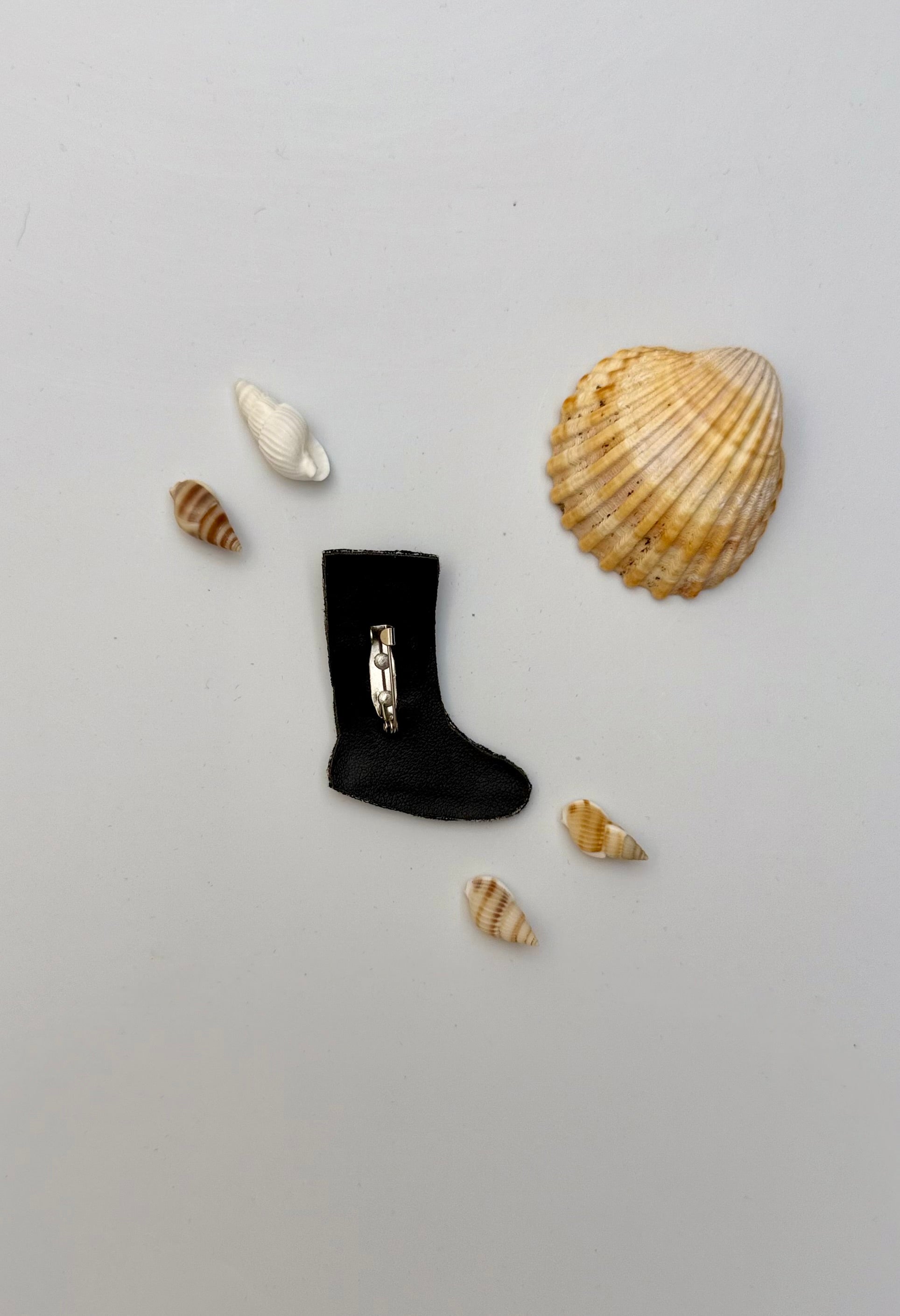 Broche Botte de Pluie brodée à la main