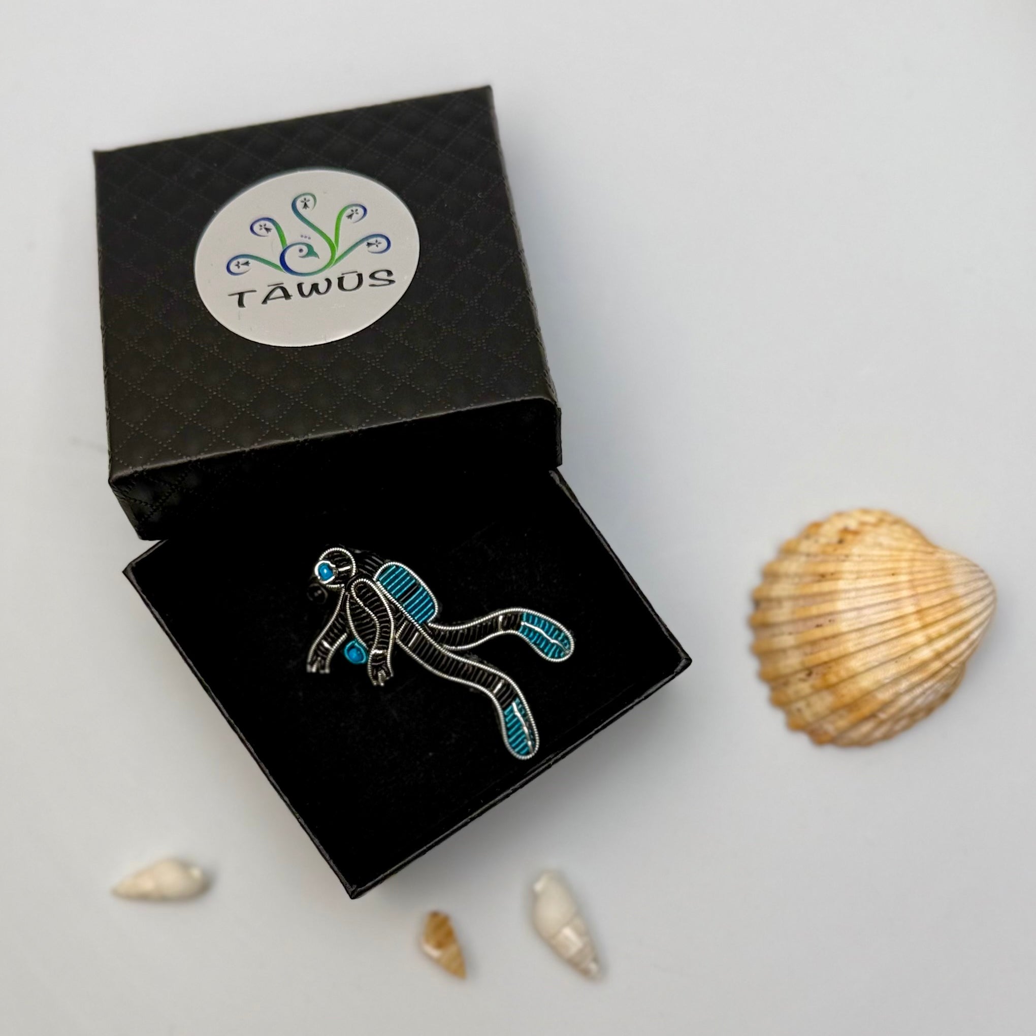 Broche Plongeur brodée à la main