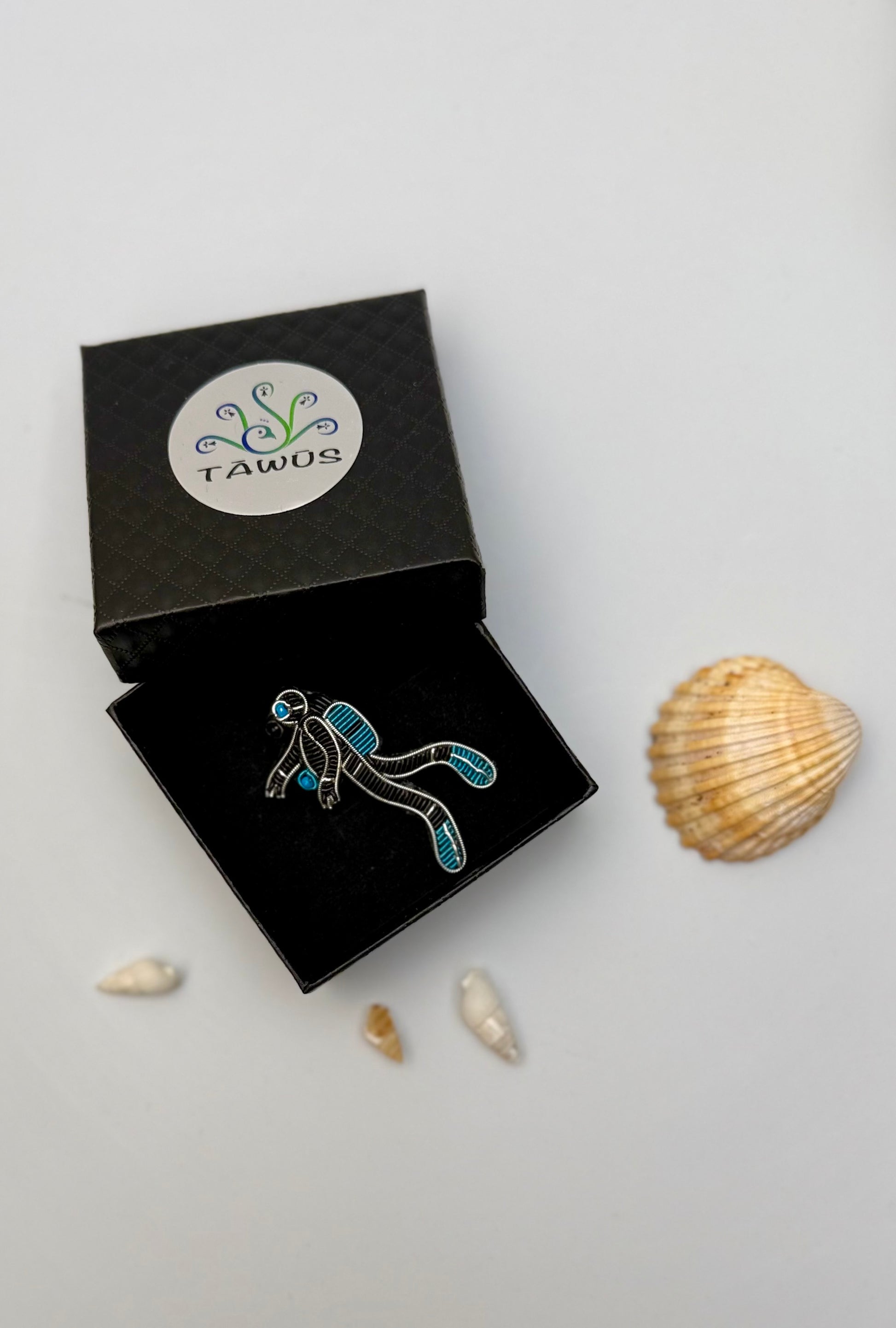 Broche Plongeur brodée à la main