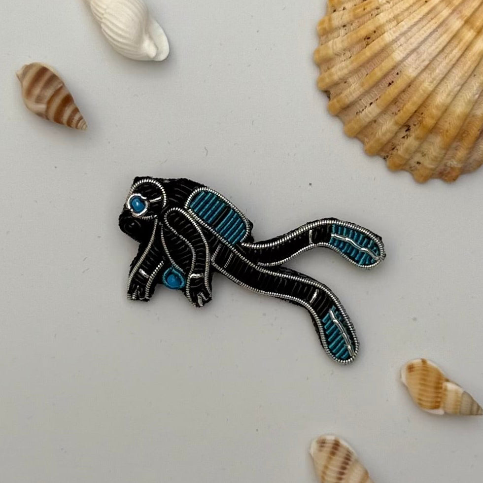 Broche Plongeur brodée à la main