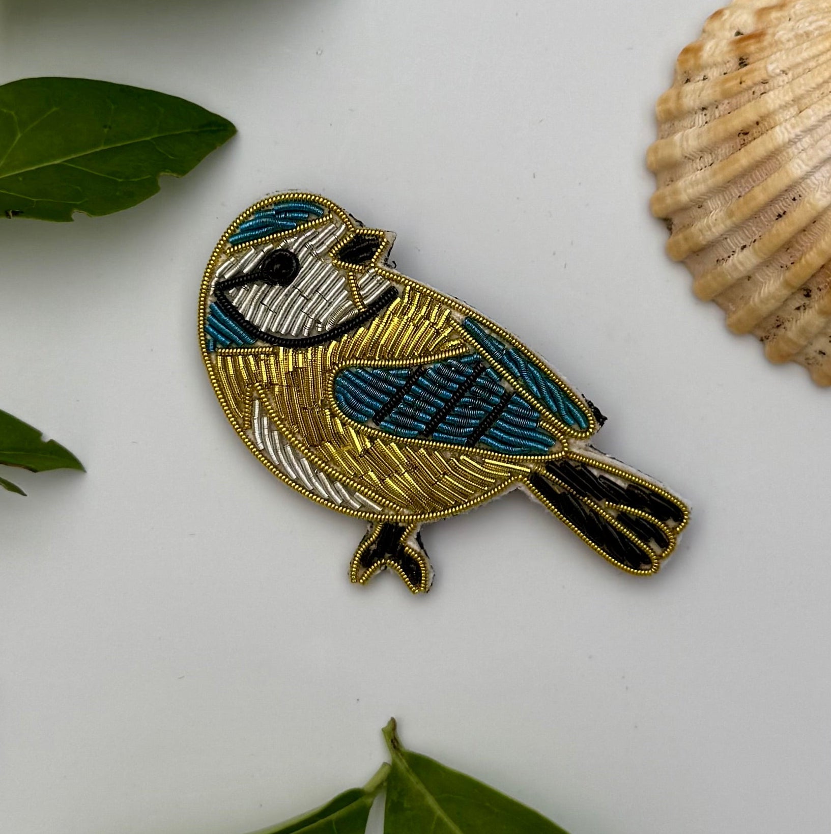 Broche Mésange brodée à la main