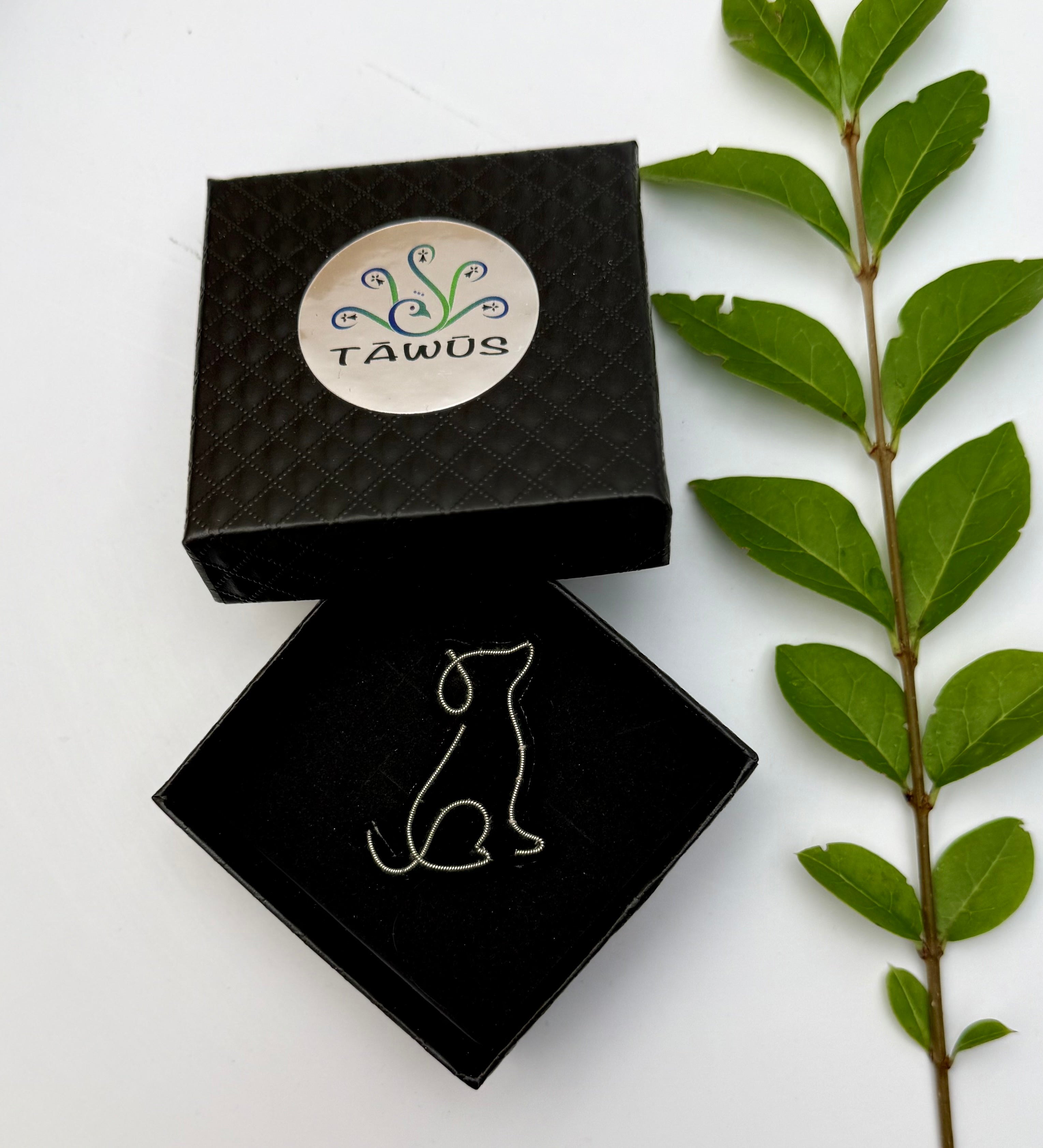 Broche Chien brodée à la main