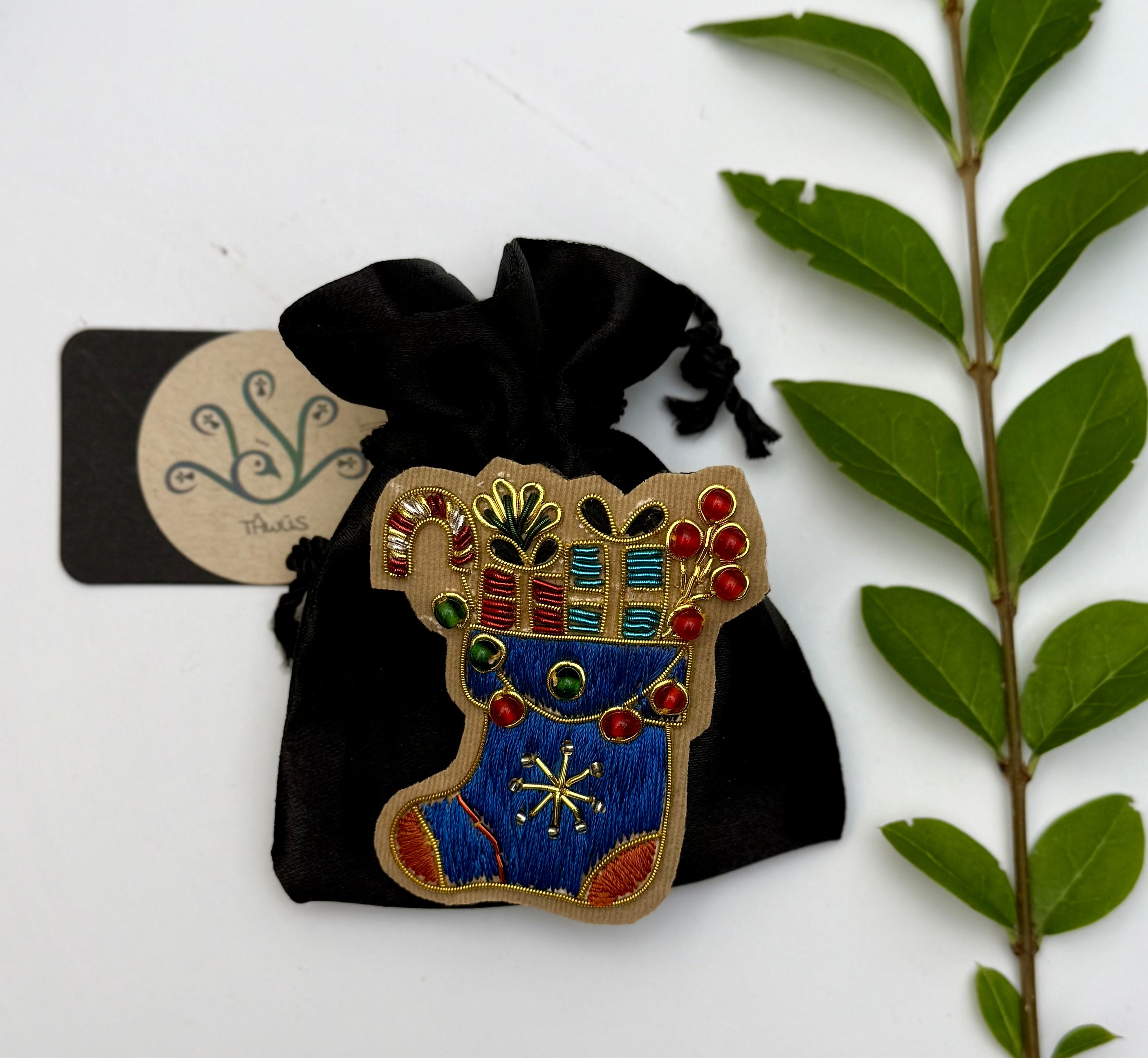 Broche Botte de Noël brodée à la main