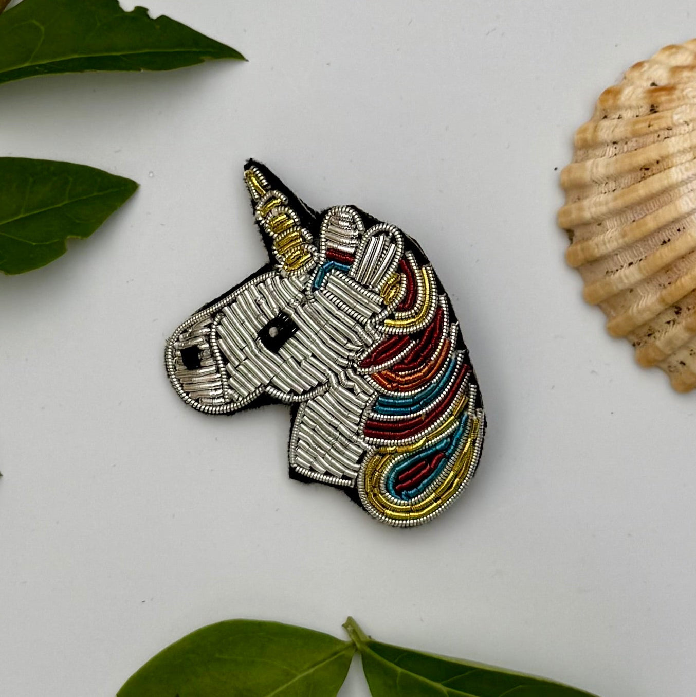 Broche Licorne brodée à la main