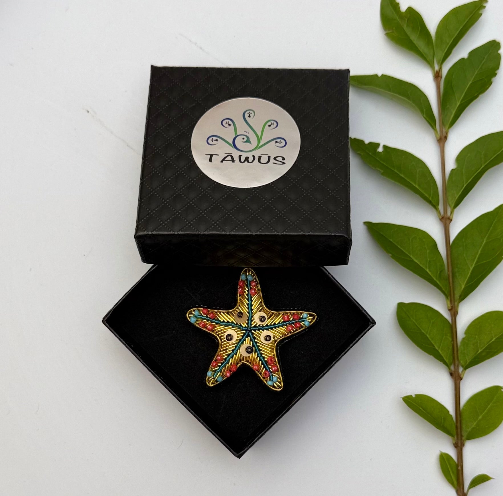 Broche Etoile de Mer brodée à la main