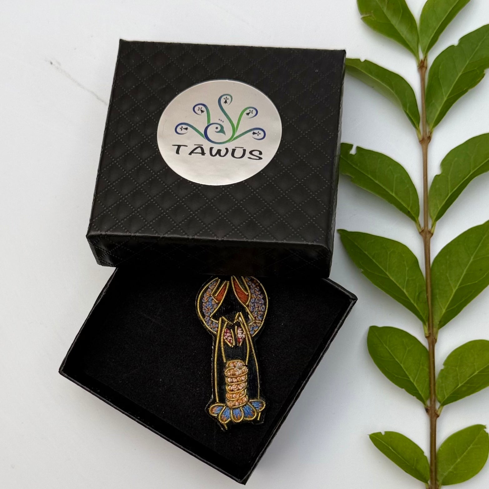 Broche Homard brodée à la main