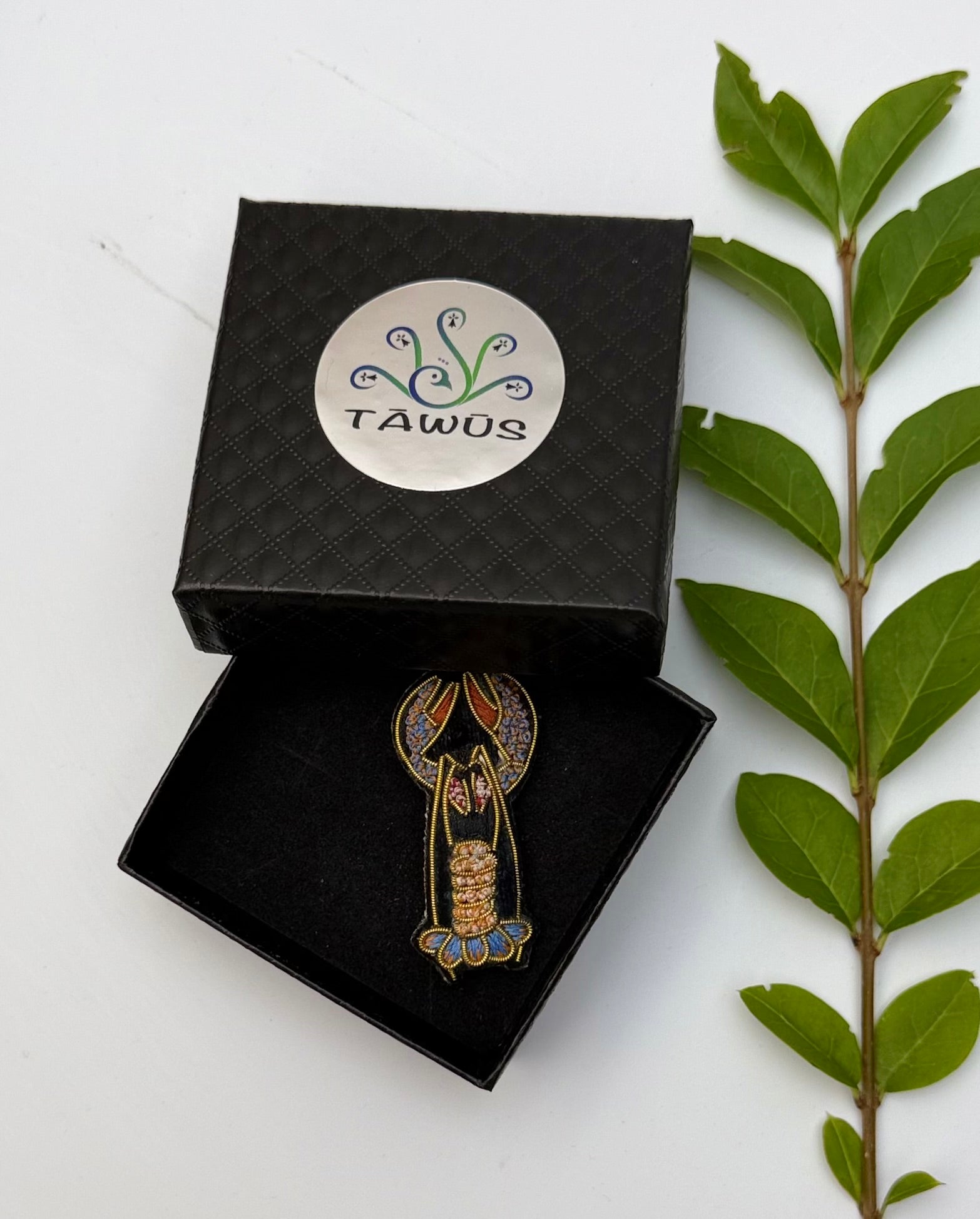 Broche Homard brodée à la main