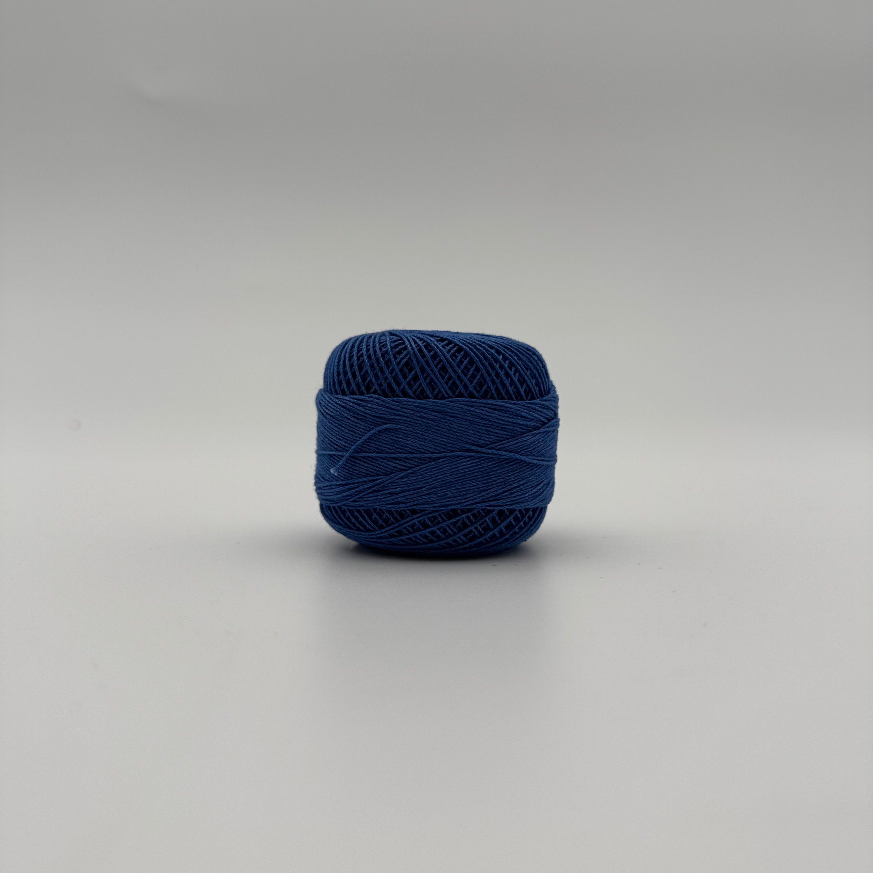 Fils coton pour broder ou crocheter A-142