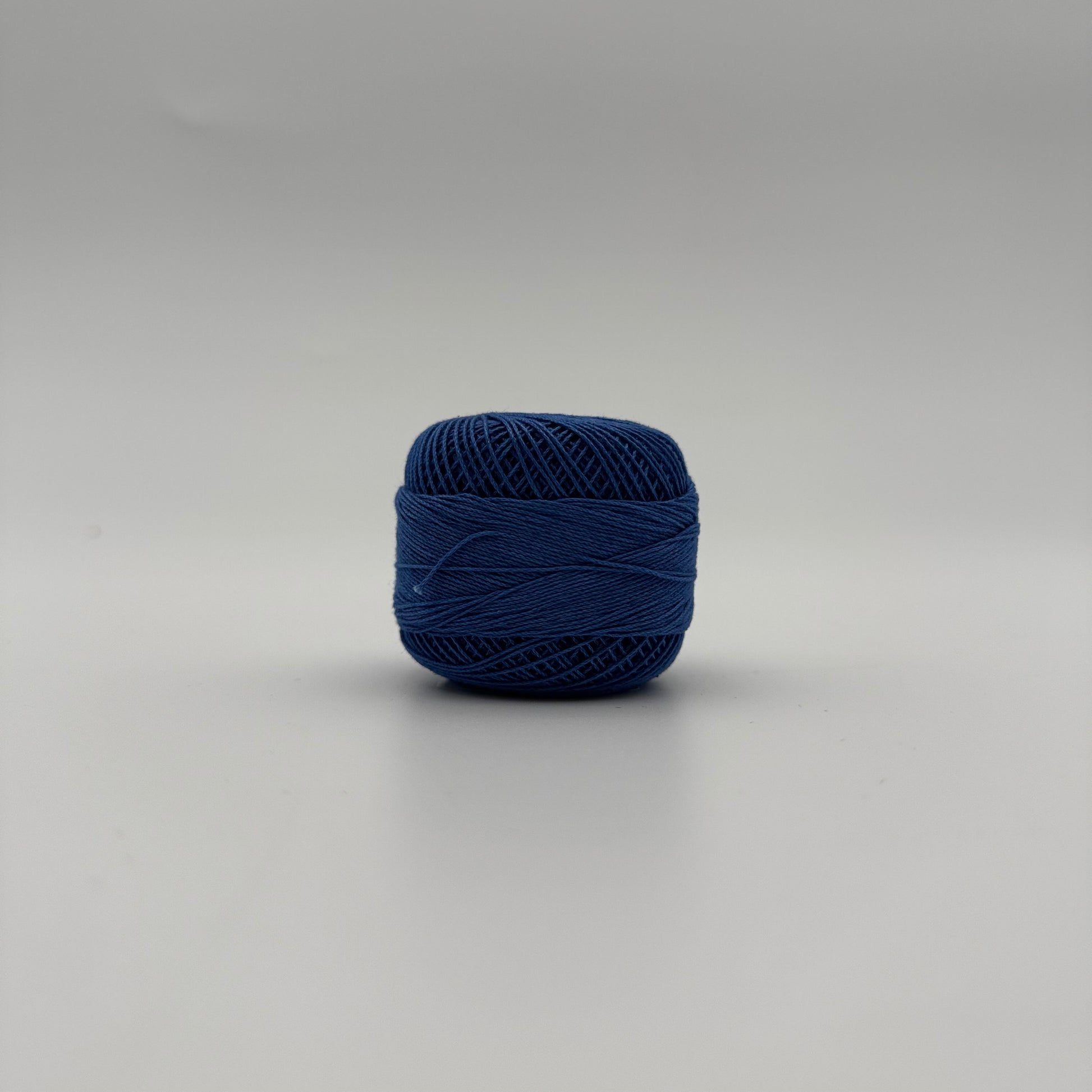 Fils coton pour broder ou crocheter A-142