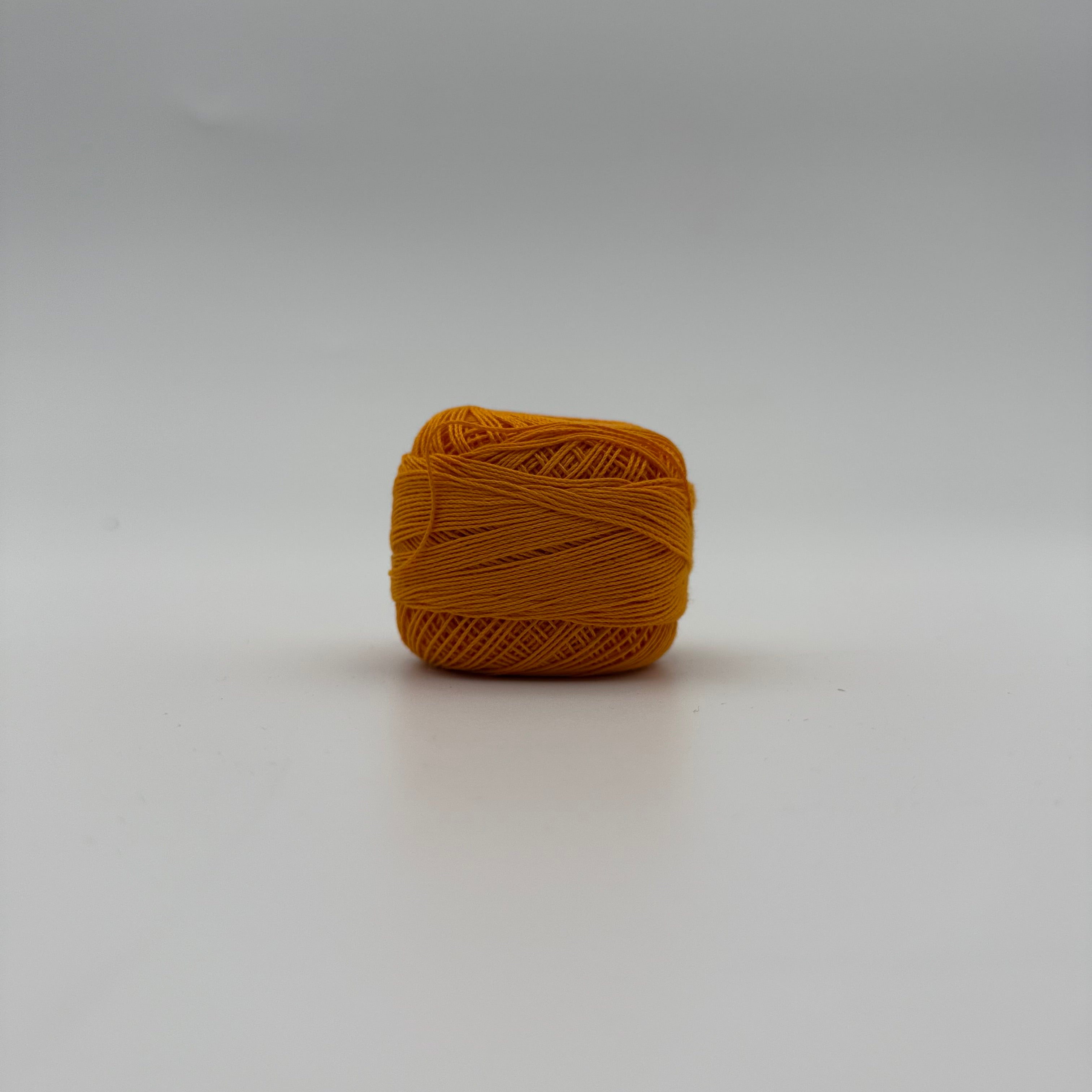 Fils coton pour broder ou crocheter A-304