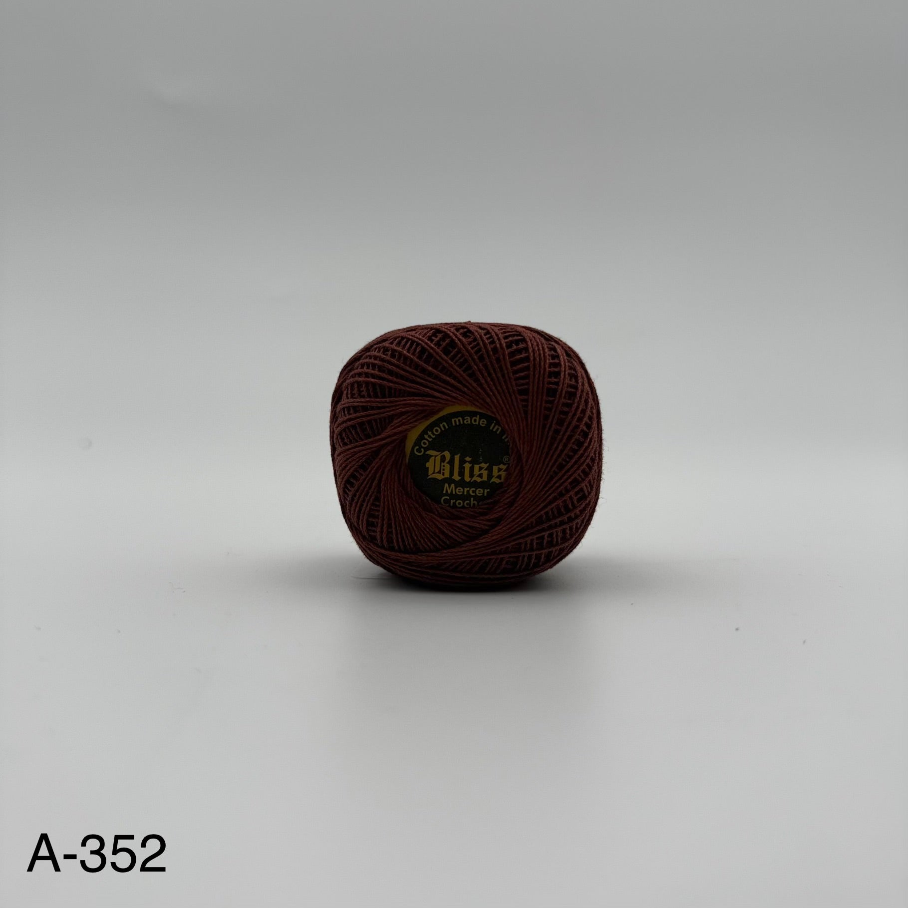 Fils coton pour broder ou crocheter A-352