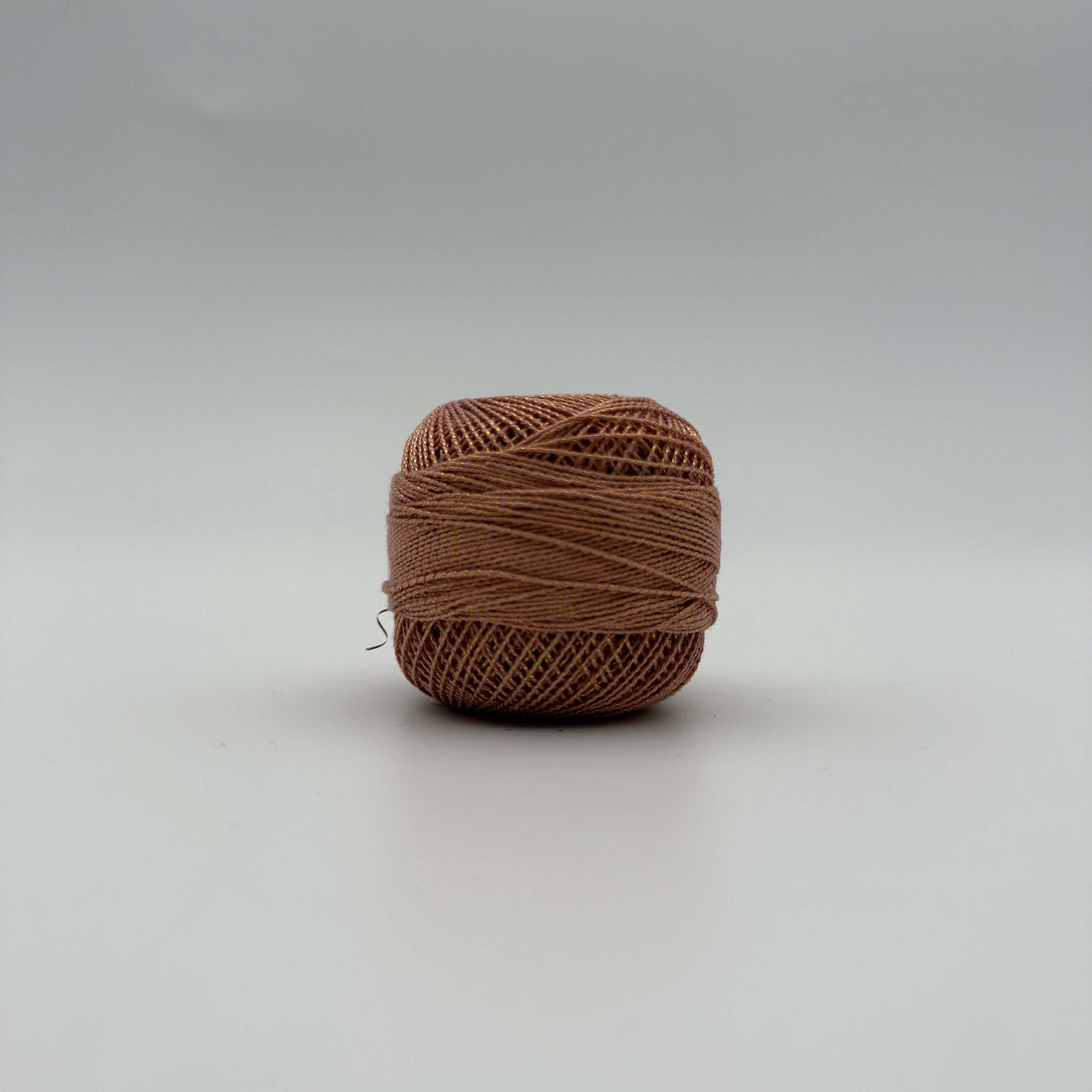 Fils coton bicolore et lurex pour broder ou crocheter 4117