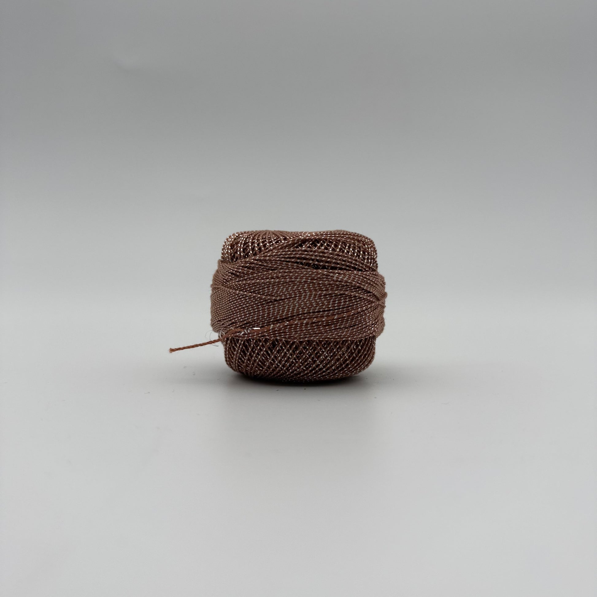 Fils coton bicolore et lurex pour broder ou crocheter 2154