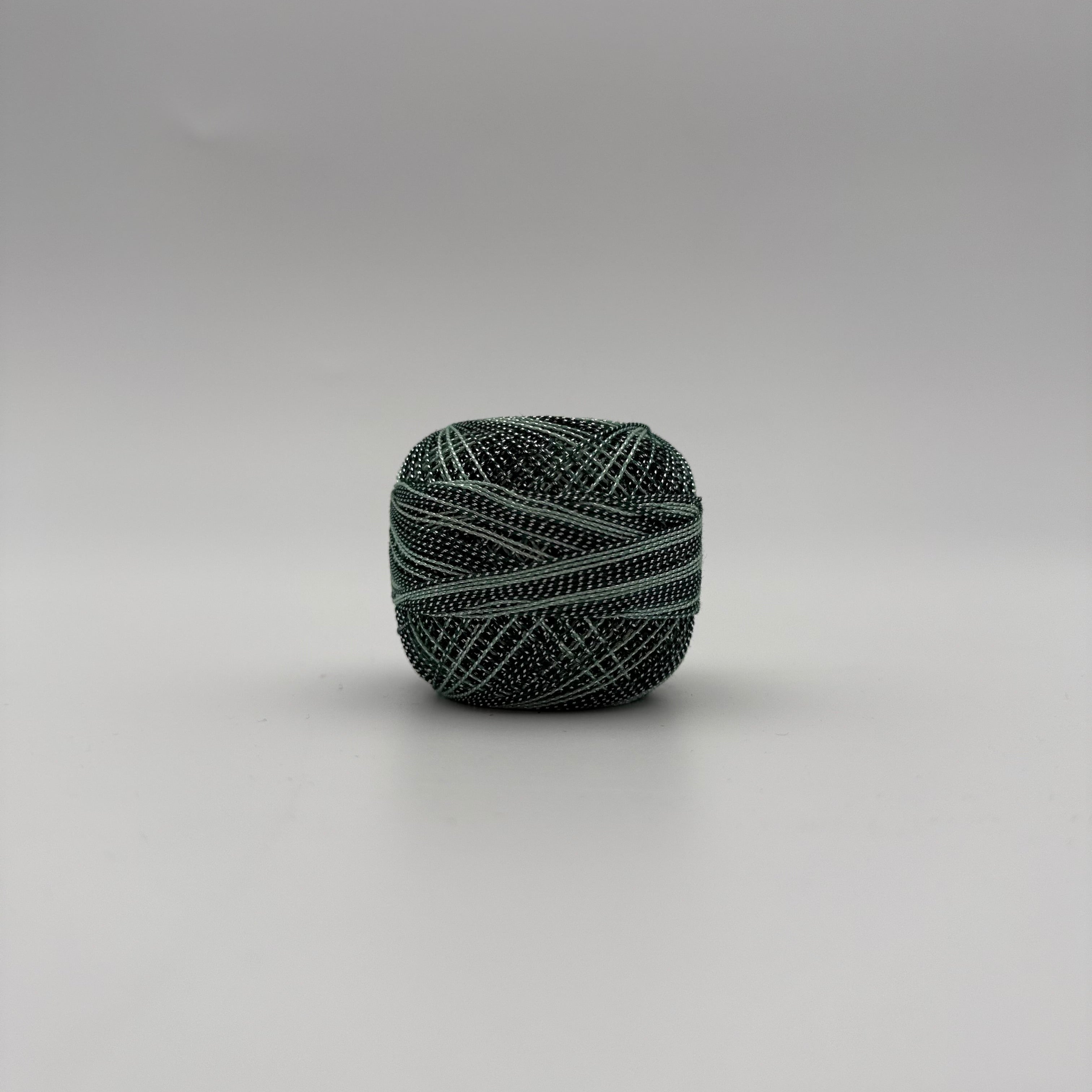 Fils coton bicolore et lurex pour broder ou crocheter 2528