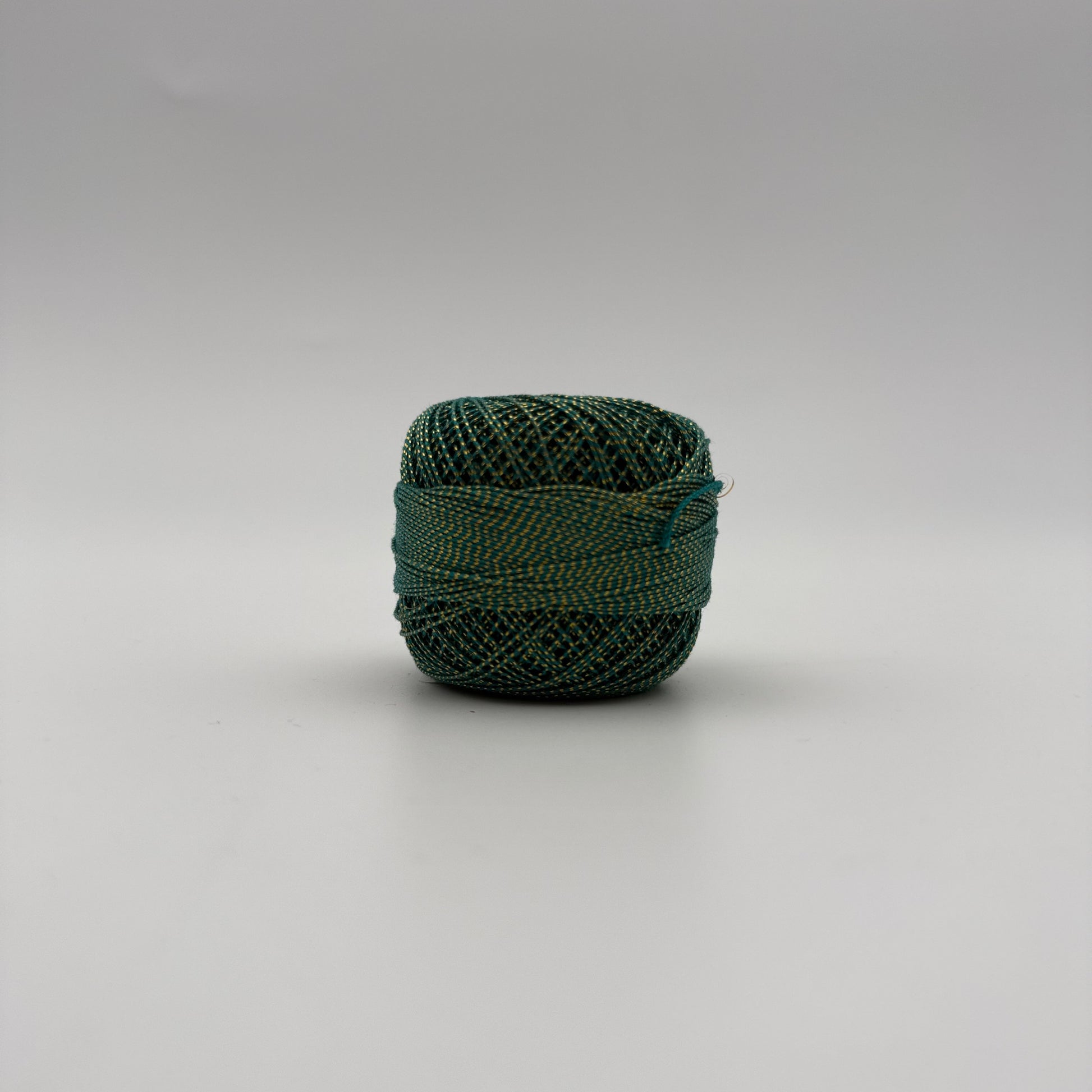 Fils coton bicolore et lurex pour broder ou crocheter 722DG