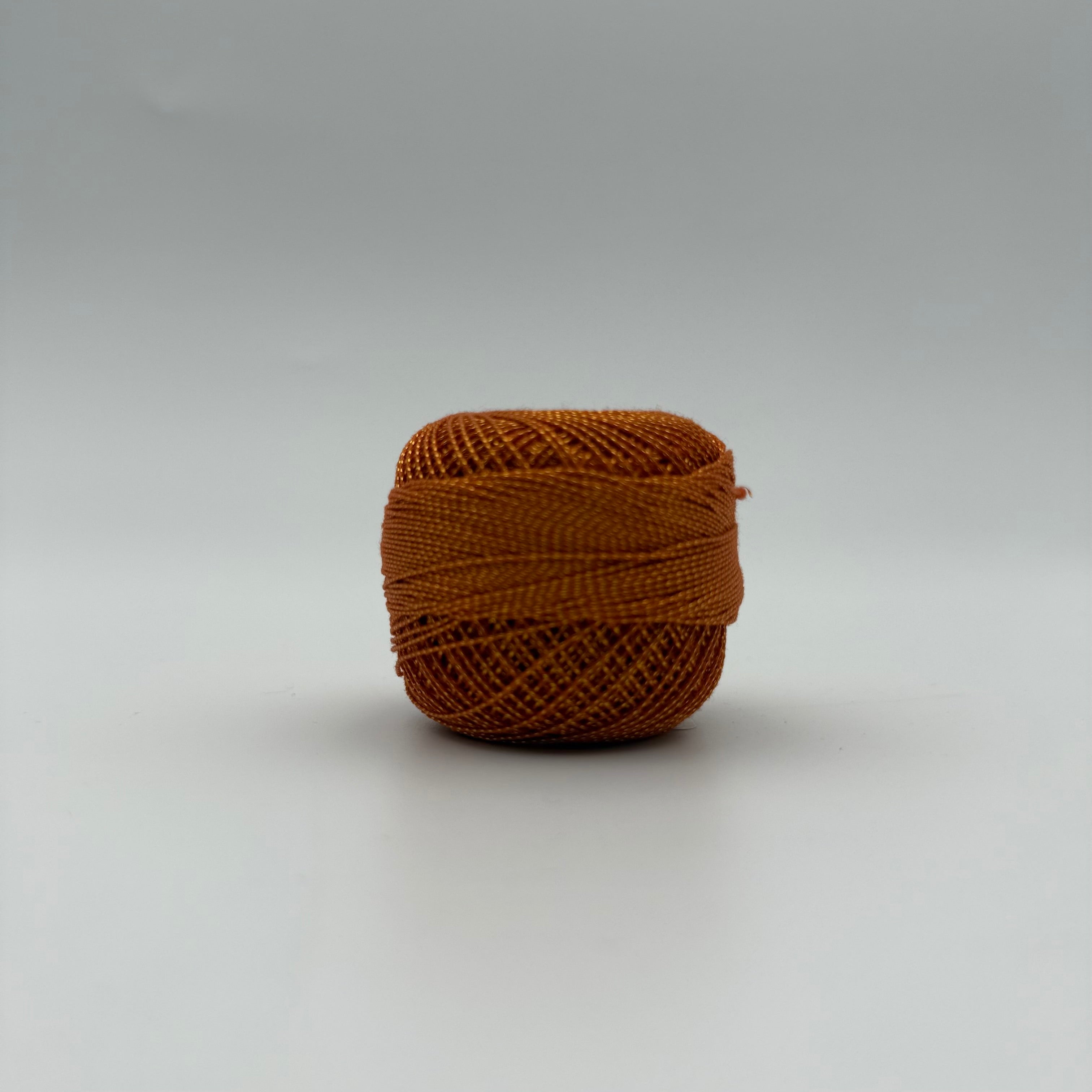 Fils coton bicolore et lurex pour broder ou crocheter 2062G