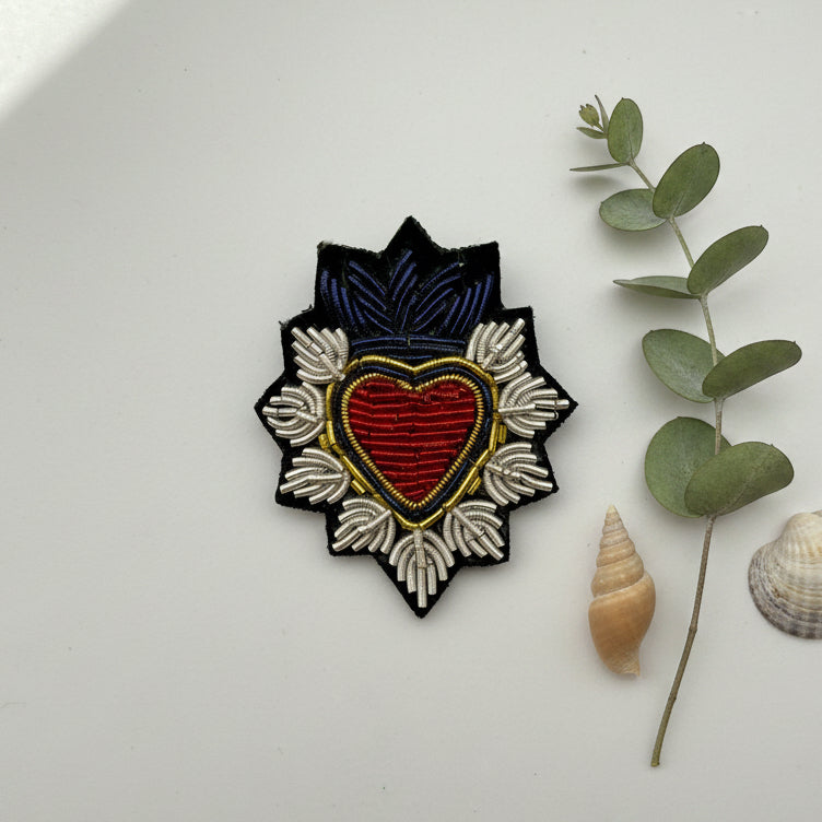 Broche Coeur Ex Voto brodée à la main