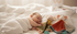 Peluche souris ingefrid et henry Bukowski Design en situation – doudou bébé doux et rassurant, idéal comme cadeau de naissance – Tawus