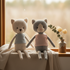 Peluche Wilma et Georges  Bukowski Design en situation – doudou bébé doux et rassurant, idéal comme cadeau de naissance – Tawus
