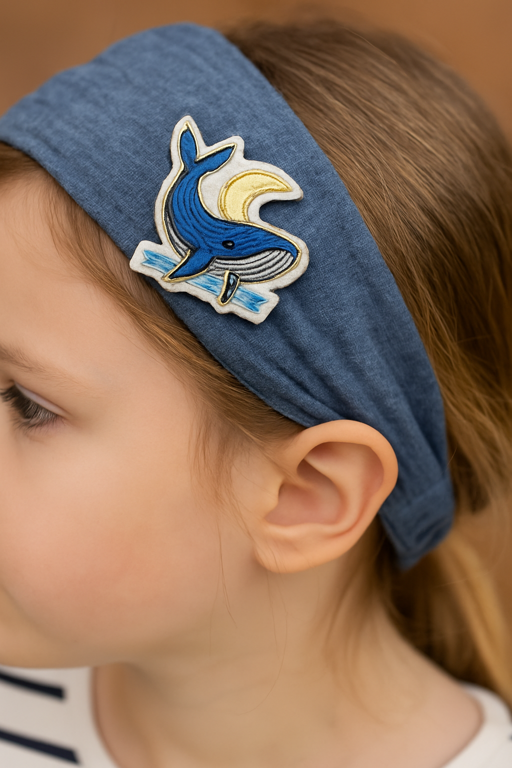 Broche Baleine & Lune brodée à la main