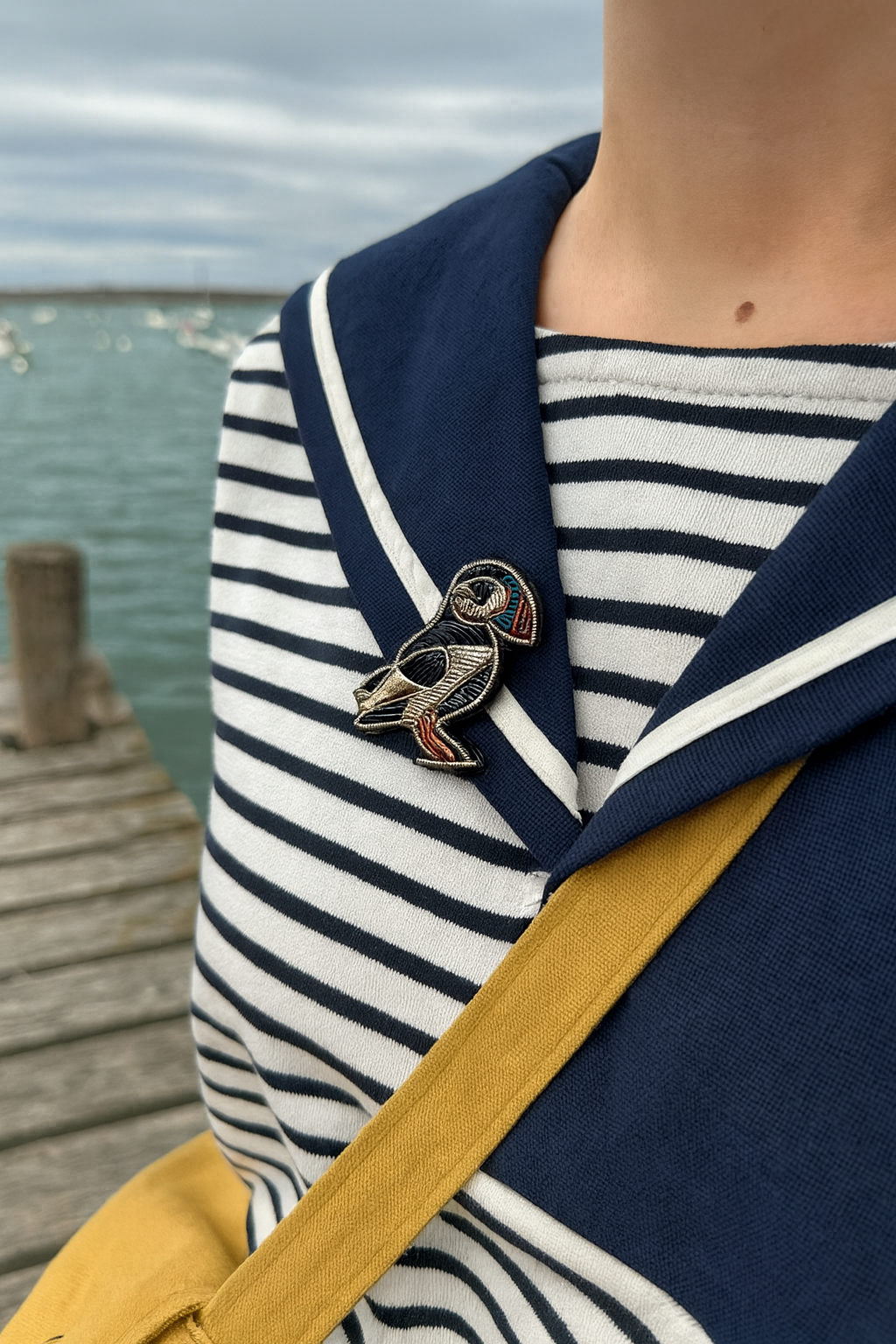 Broche Macareux brodée à la main