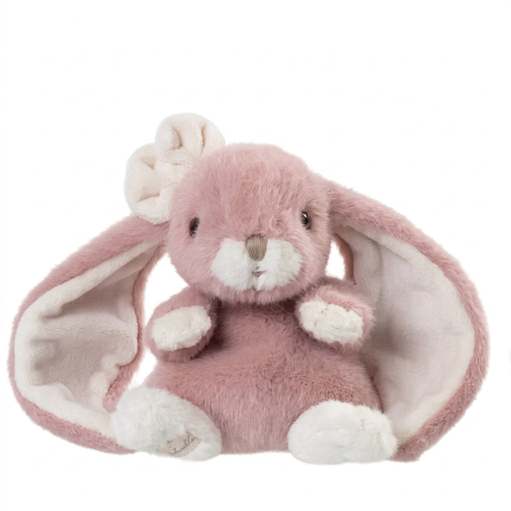  Peluche lapin Cute Kanina vieux rose de Bukowski Design, avec de longues oreilles, un nœud blanc et des pattes blanches, sur fond blanc.