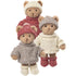  Peluches ours Matt, Steve et Robby de Bukowski Design sur fond blanc, portant des tenues tricotées grises, rouges et écrues